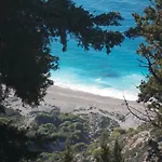 Villa Ble On Blue Athanion
