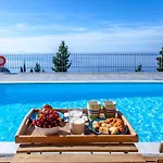 Villa Ble On Blue Athanion